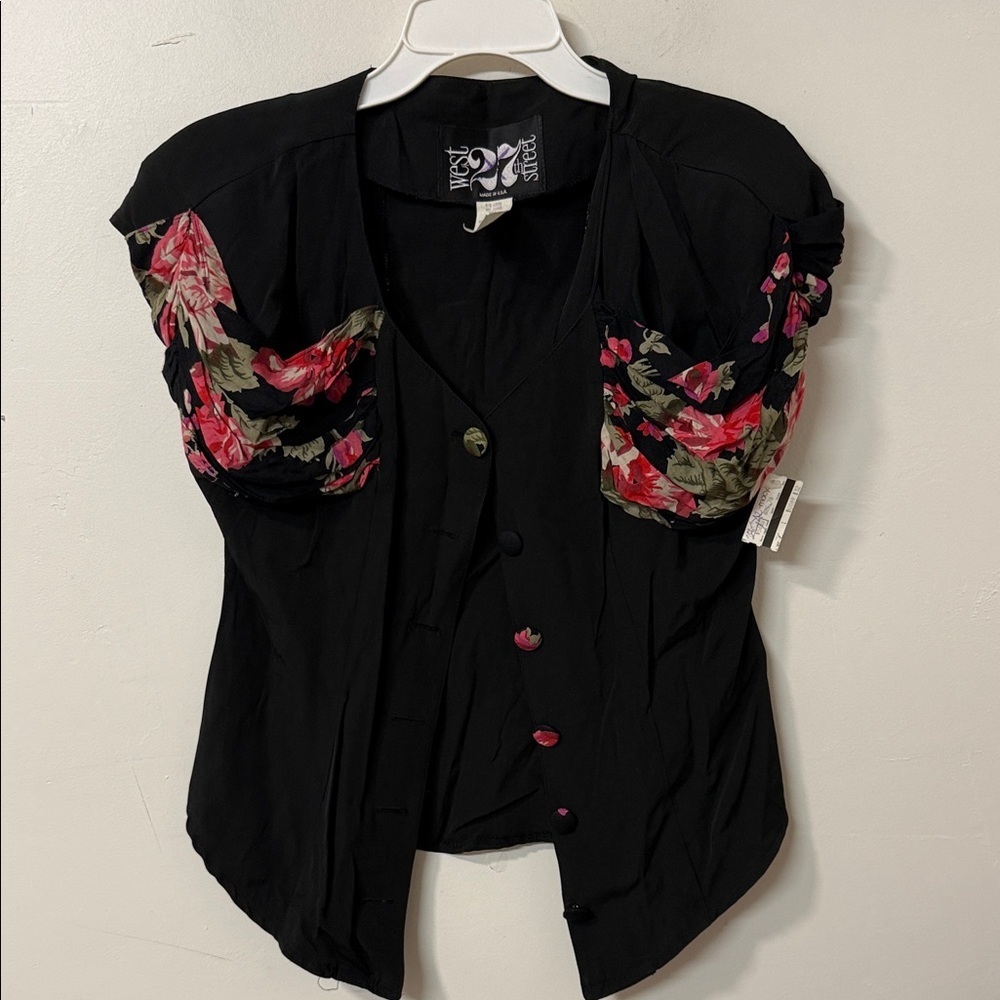 Macy's 90’s west 27th st Black Blouse with Pink and Olive Floral Design nwt